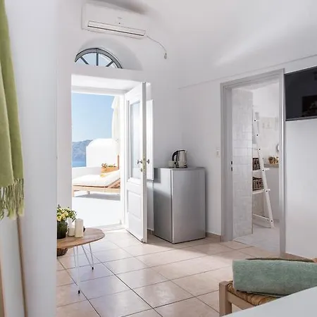 Perfect Purity Oia (Santorini)