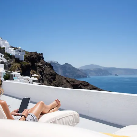 Perfect Purity Oia (Santorini)