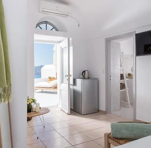 Perfect Purity Oia (Santorini)