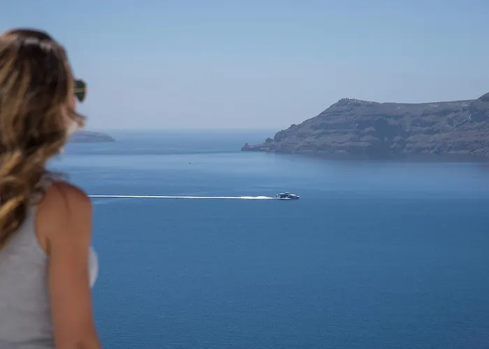 Perfect Purity Oia (Santorini)