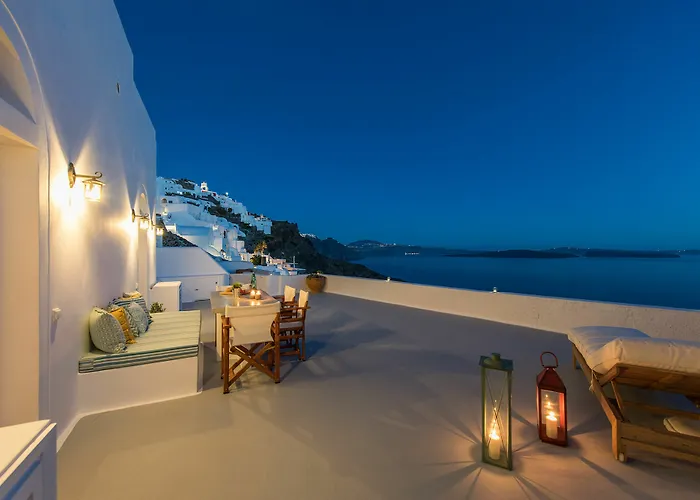 Perfect Purity Oia (Santorini)