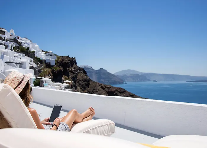 Perfect Purity Oia (Santorini)